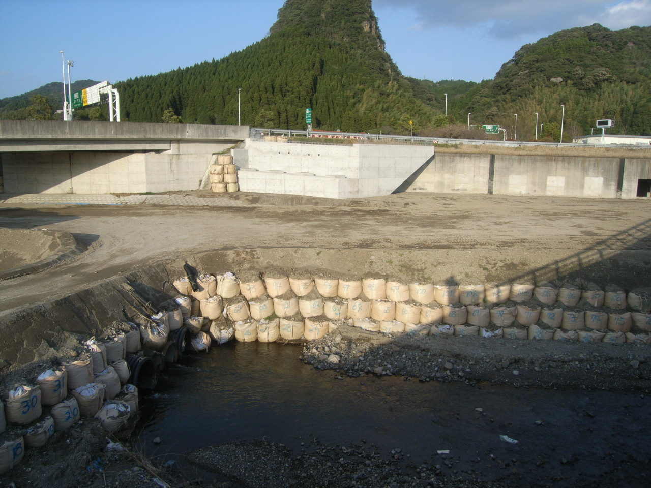 鹿児島10号日木山川橋  （上下線）A1下部工外工事