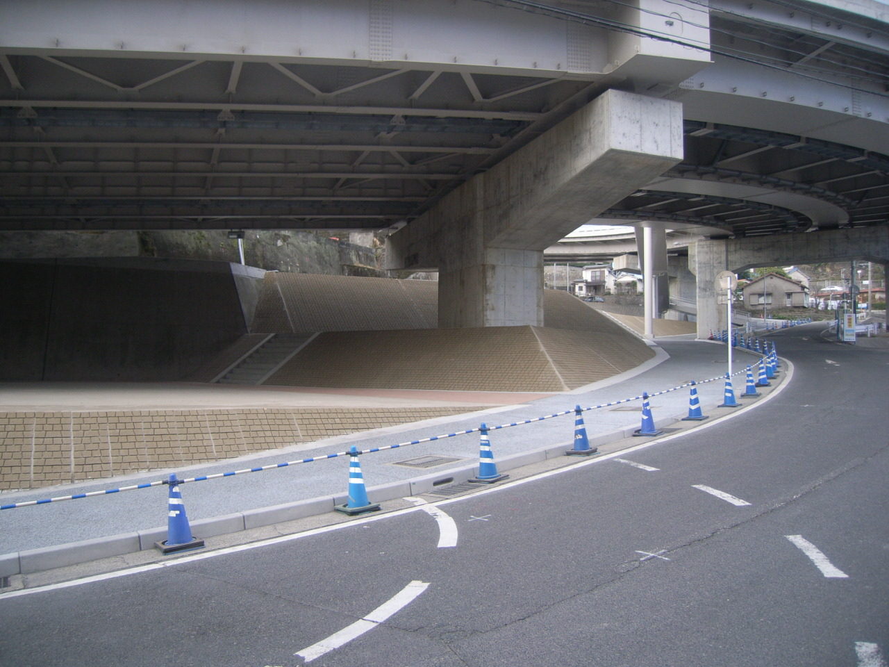 高麗通線道路築造工事  （その59）