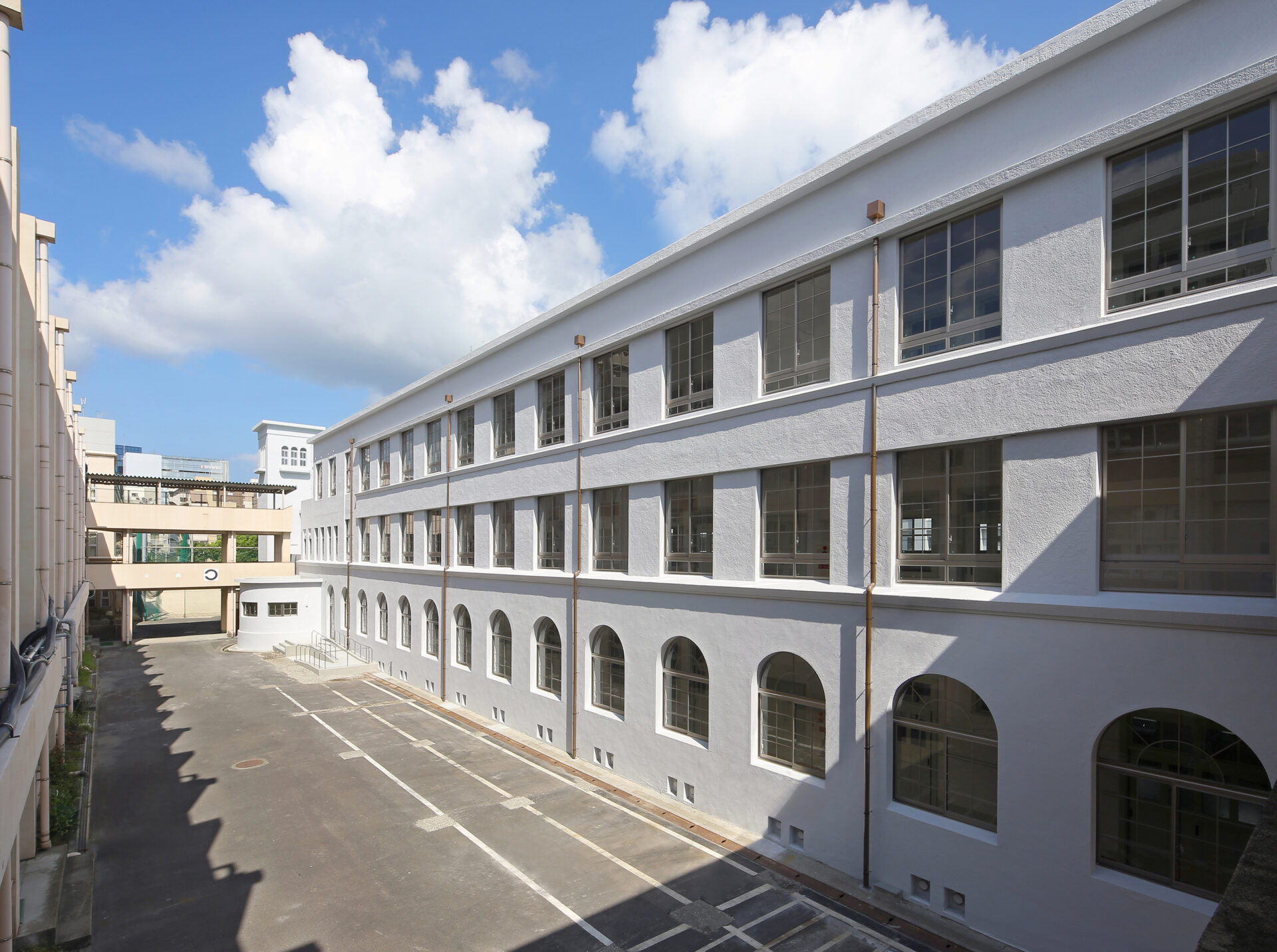 鹿児島中央高校大規模改修（２期）工事（管３番棟・建築）
