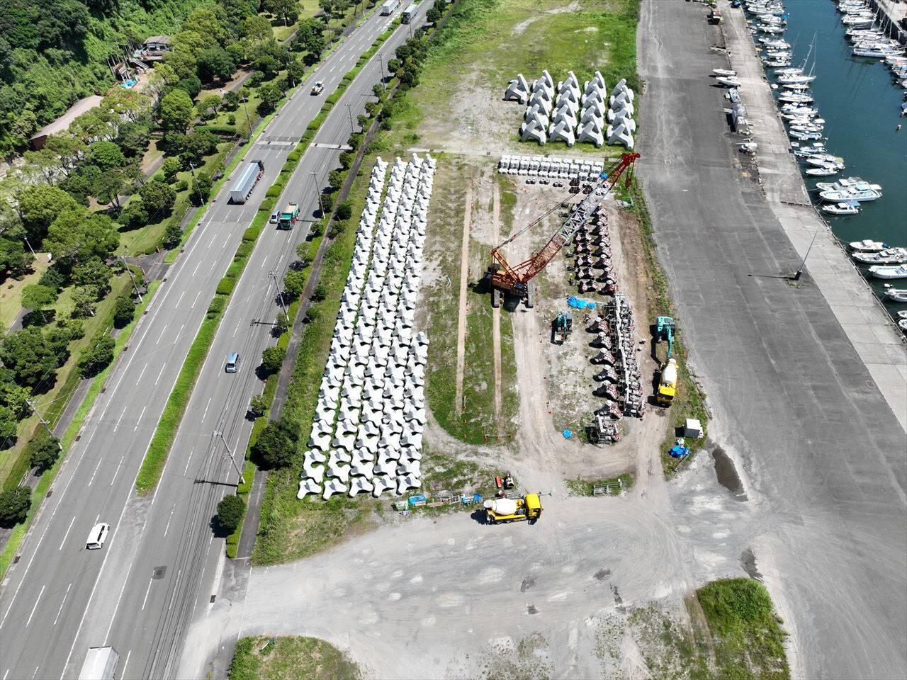 令和４年度鹿児島港（鴨池中央港区）臨港道路消波ブロック外１件製作工事